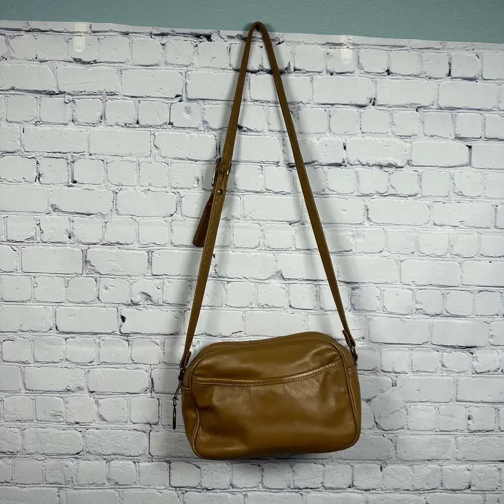 Stone Mountain Genuine Leather Brown Crossbody Bag - Picture 3 of 10